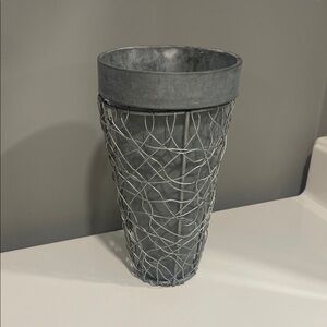 NWOT Farmhouse Decor Wire-Wrapped Metal Vase - Industrial Gray